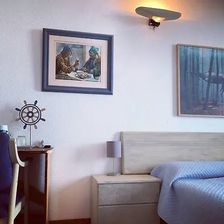 Bed & Breakfast Gurbialde Etxea Mutriku