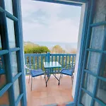 Gurbialde Etxea B&B 무트리쿠