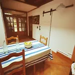 Gurbialde Etxea B&B 무트리쿠